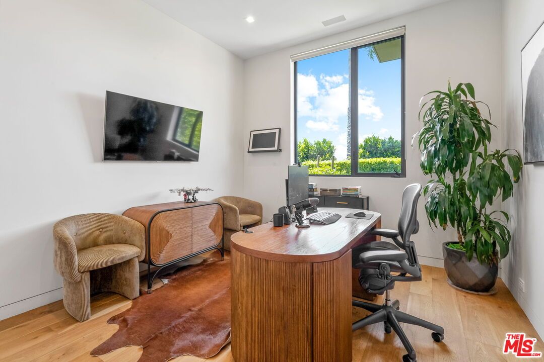 Home Office, Interior, Recessed Lighting, Wood Texture Flooring
