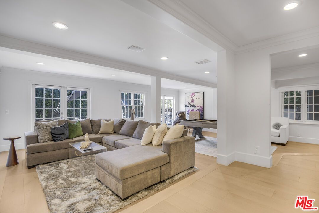 Game Room, Interior, Living room, Recessed Lighting, Wood Texture Flooring