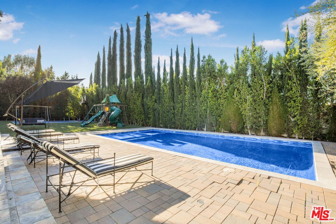 Exterior, Playground, Pool