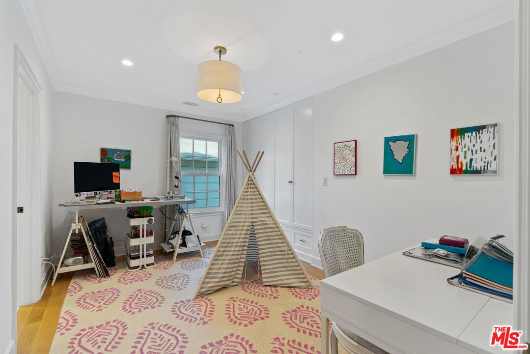 Home Office, Interior, Pendant Lights, Recessed Lighting, Wood Texture Flooring