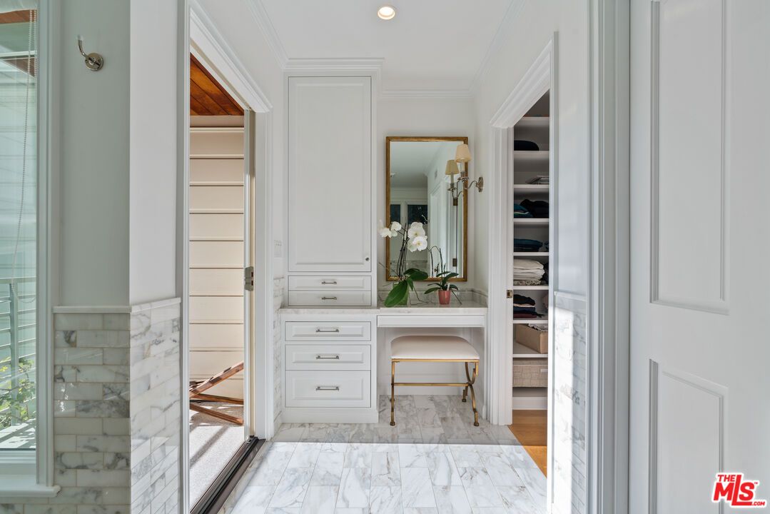 Interior, Marble, Recessed Lighting