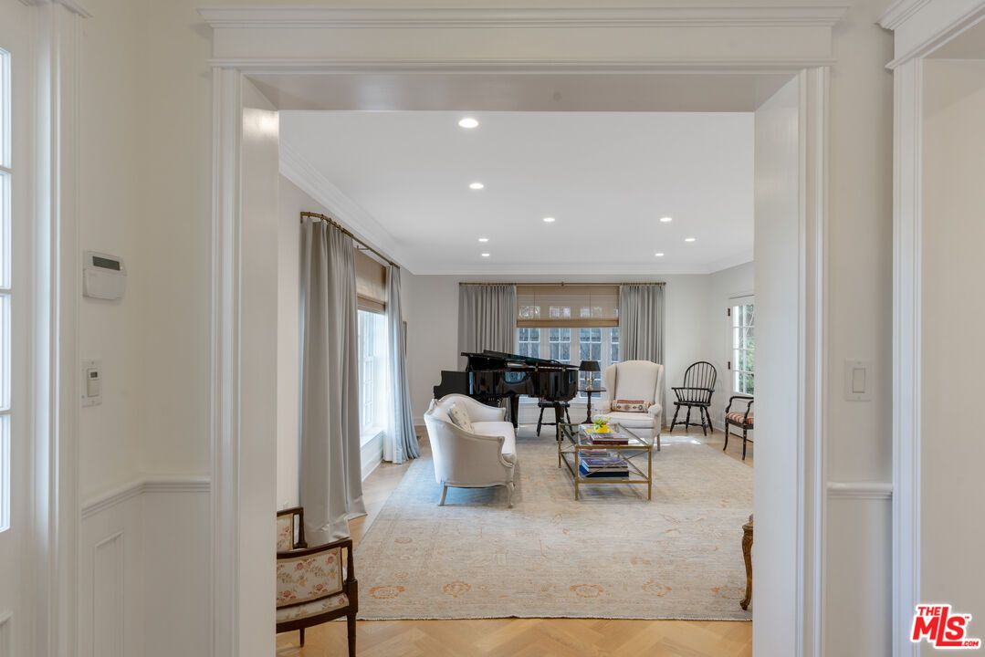 Interior, Living room, Piano, Recessed Lighting, Wood Texture Flooring