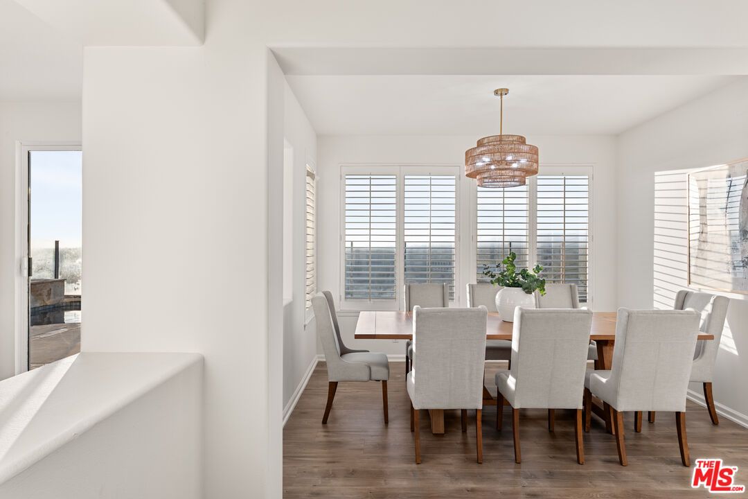 Chandelier, Dining room, Interior, Water, Wood Texture Flooring