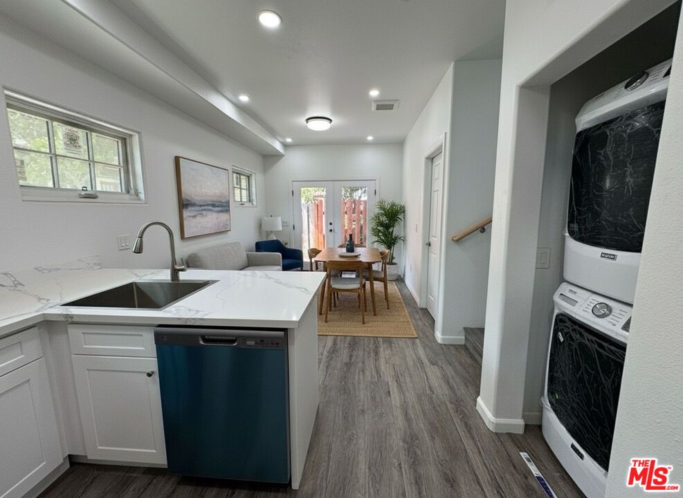 Dining room, Interior, Kitchen, Recessed Lighting, Wood Texture Flooring