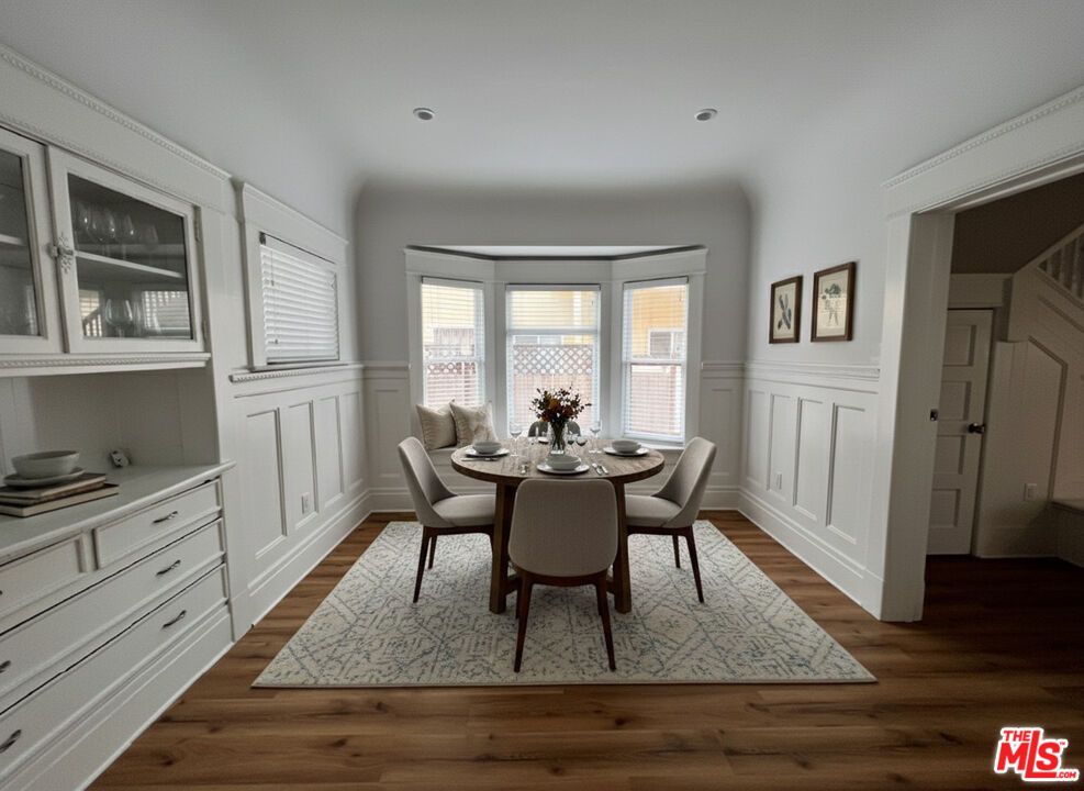 Dining room, Interior, Recessed Lighting, Wood Texture Flooring
