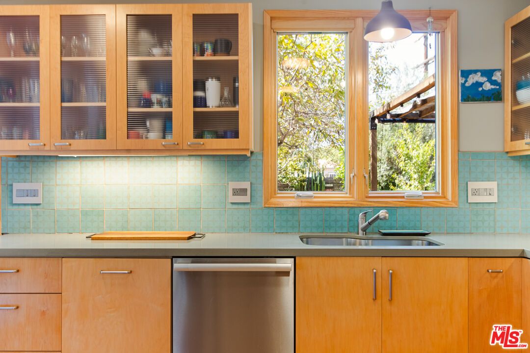 Interior, Kitchen, Pendant Lights, Stainless Steel Appliances
