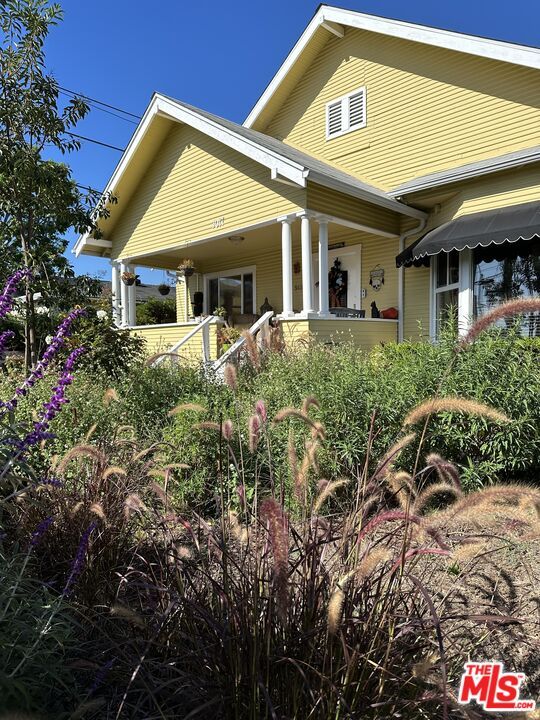 Exterior, Facade, American Craftsman