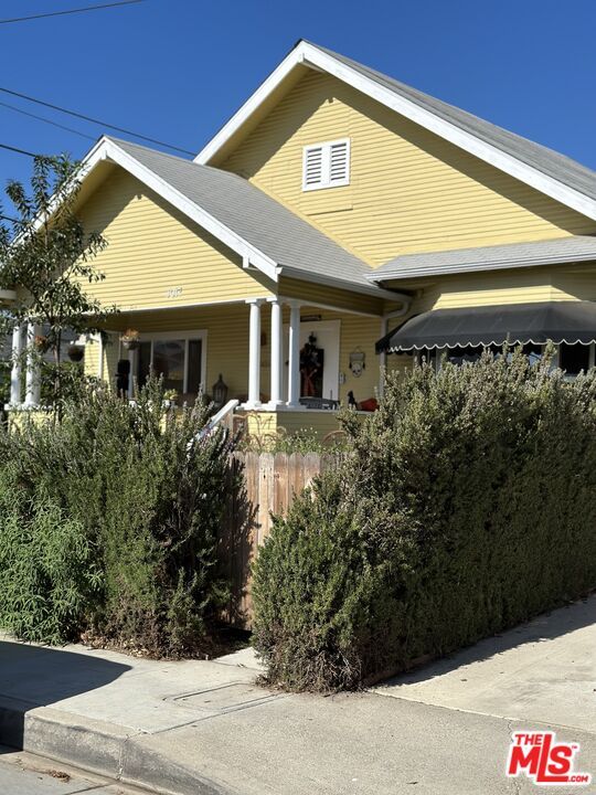 Exterior, Facade, American Craftsman