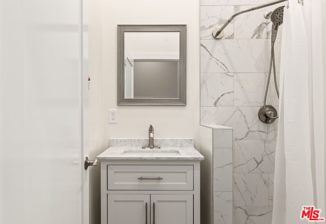 Bathroom, Interior, Marble Walls