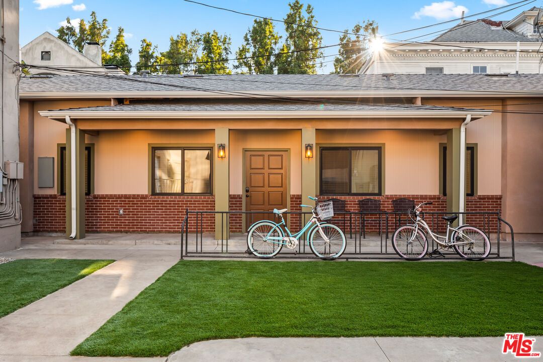 Exterior, Facade, Brick Facade, Modern