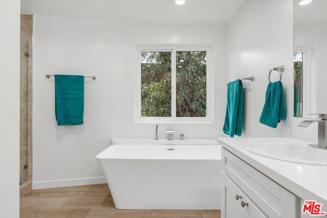 Bathroom, Free Standing Baths, Interior, Recessed Lighting, Wood Texture Flooring