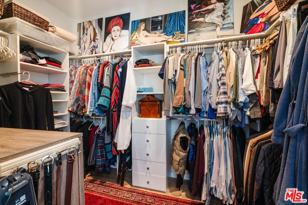 Interior, Walk-in Closets