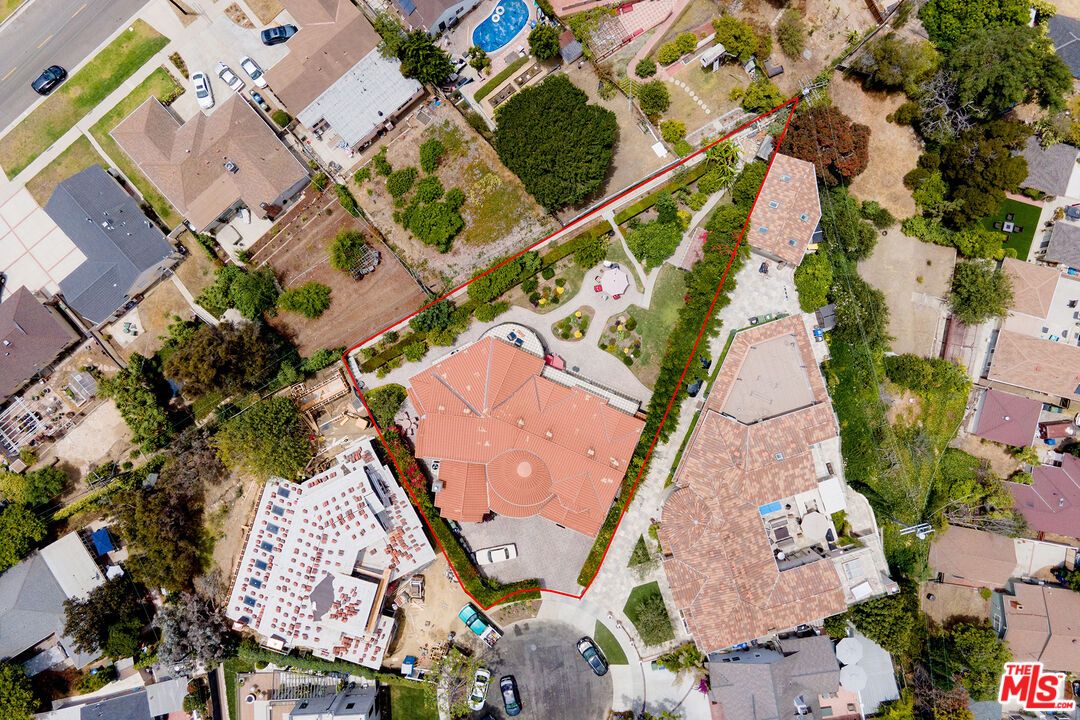 Exterior, Drone