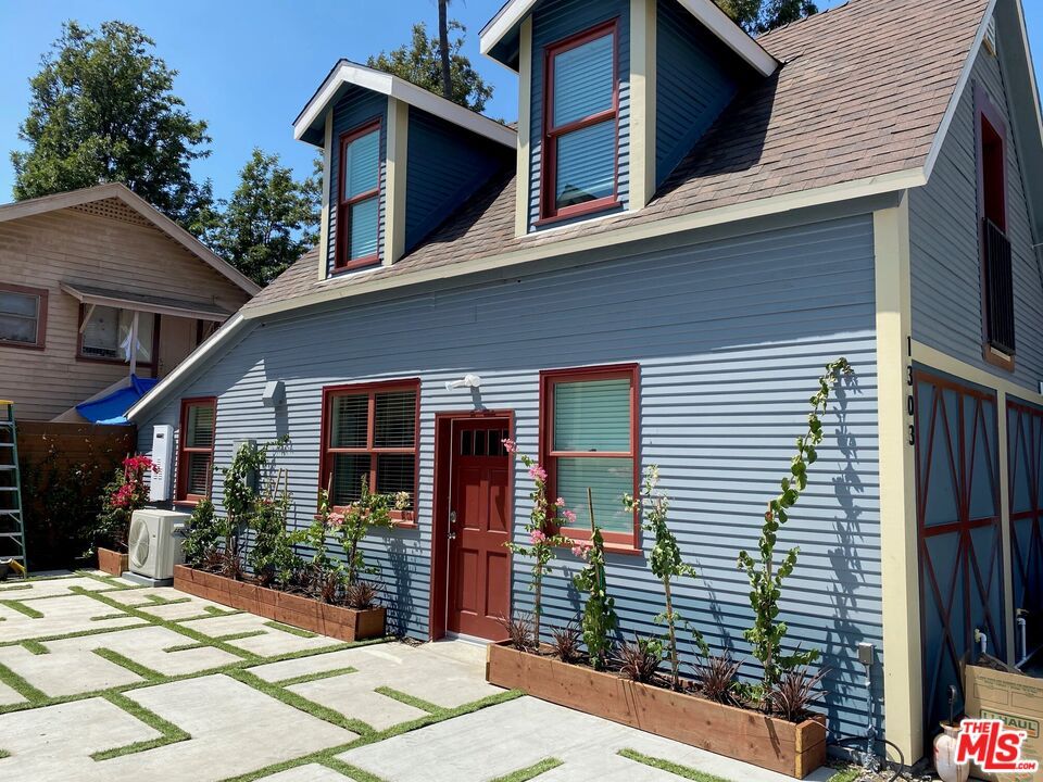 Exterior, Facade, American Craftsman