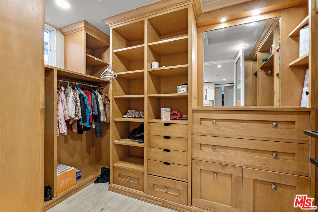 Interior, Recessed Lighting, Walk-in Closets, Wood Texture Flooring