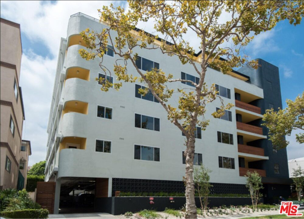 Exterior, Facade, Condo Building