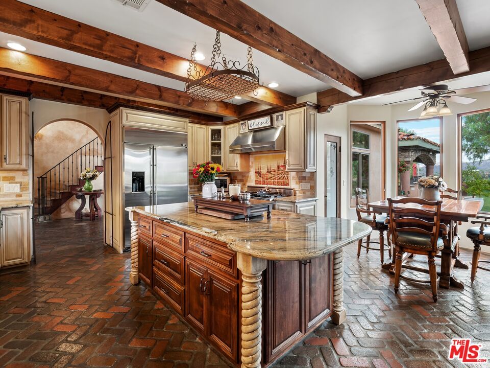 Chandelier, Dining room, Interior, Kitchen, Recessed Lighting, Stainless Steel Appliances, Wooden Beams