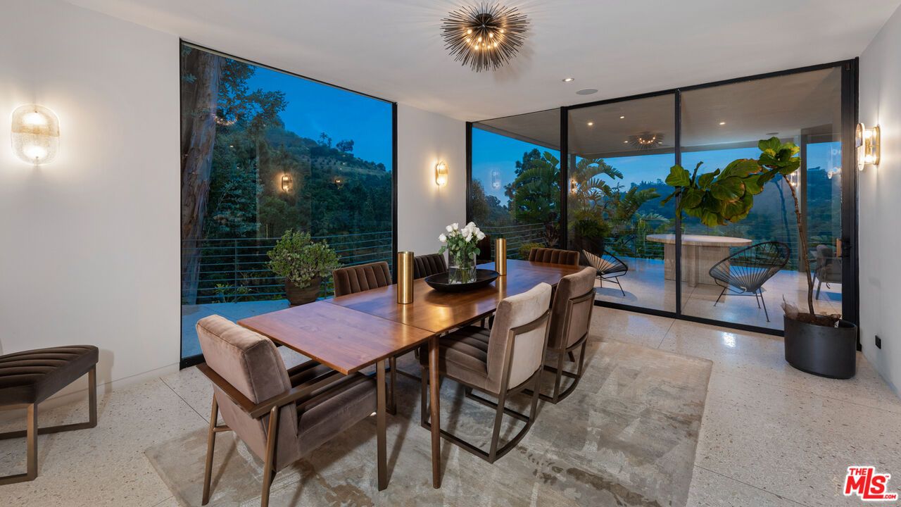 Dining room, Interior, Recessed Lighting