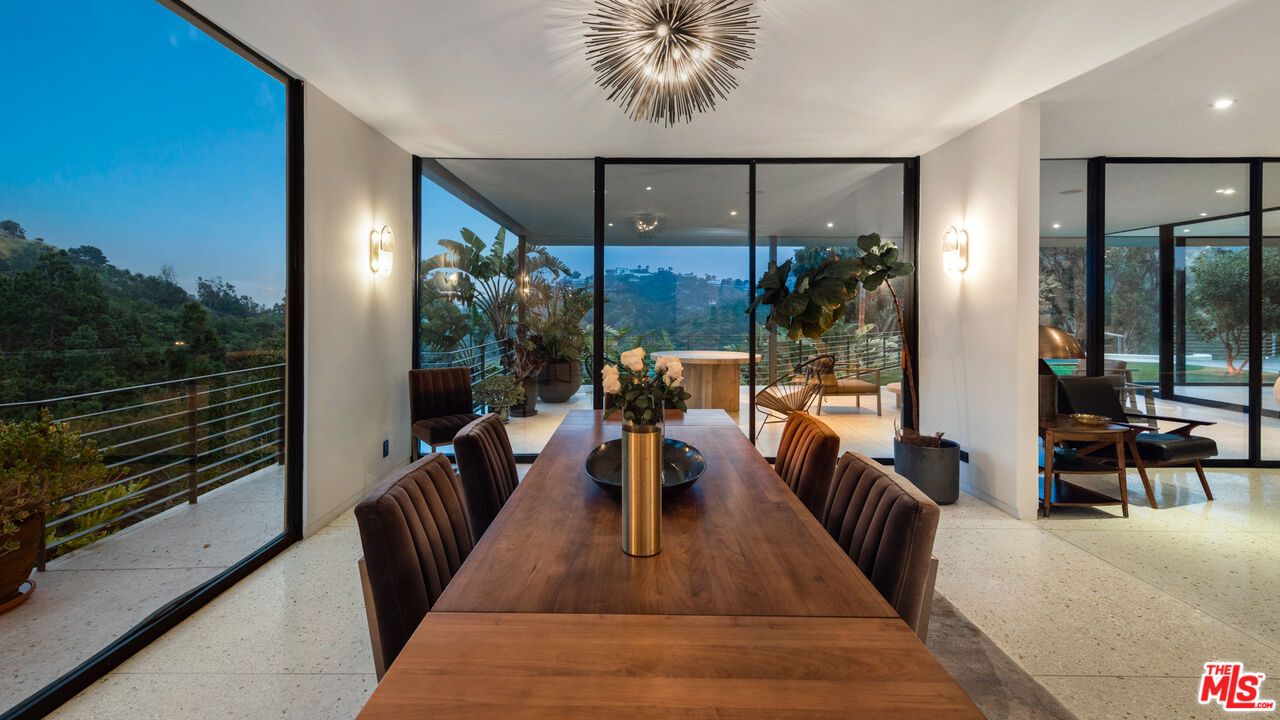 Dining room, Interior, Recessed Lighting