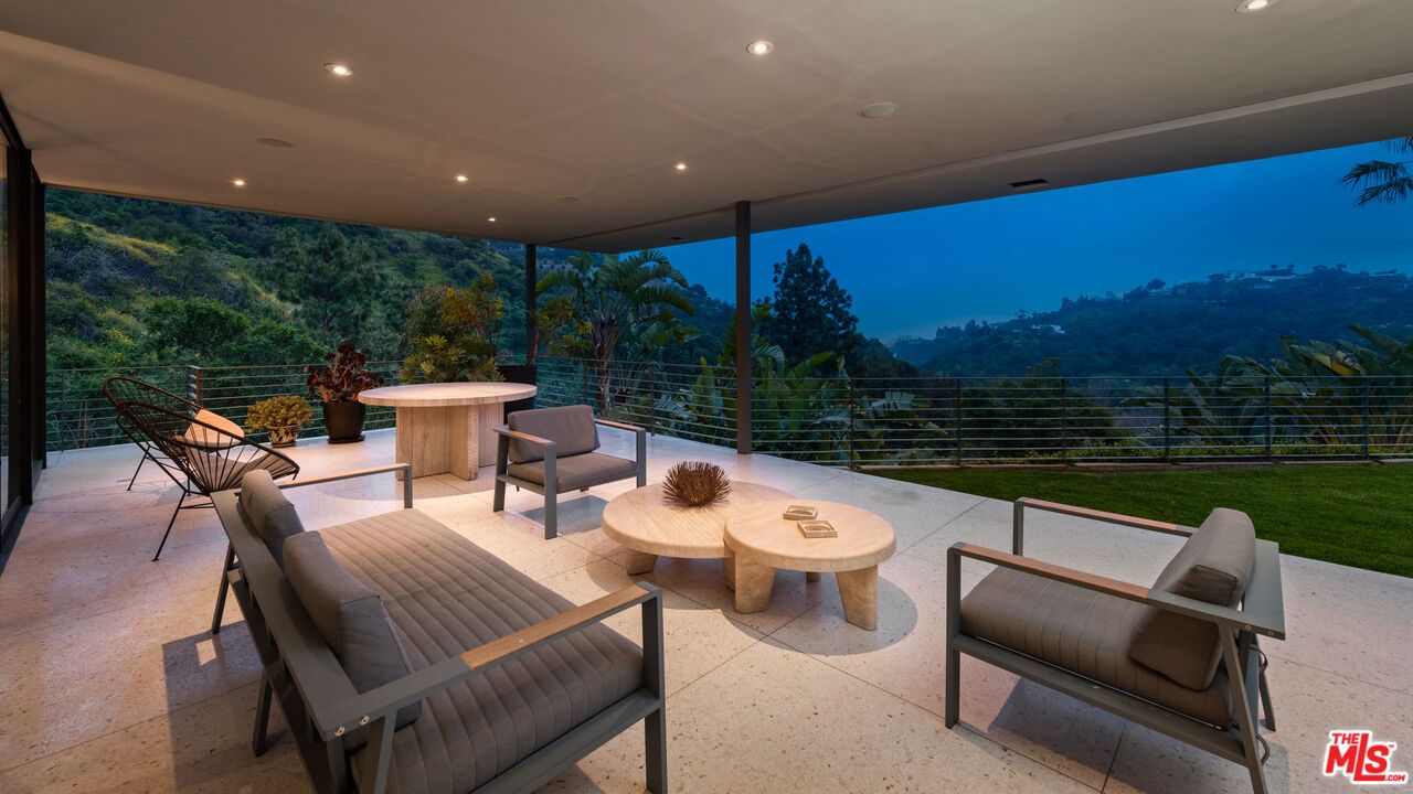 Exterior, Recessed Lighting