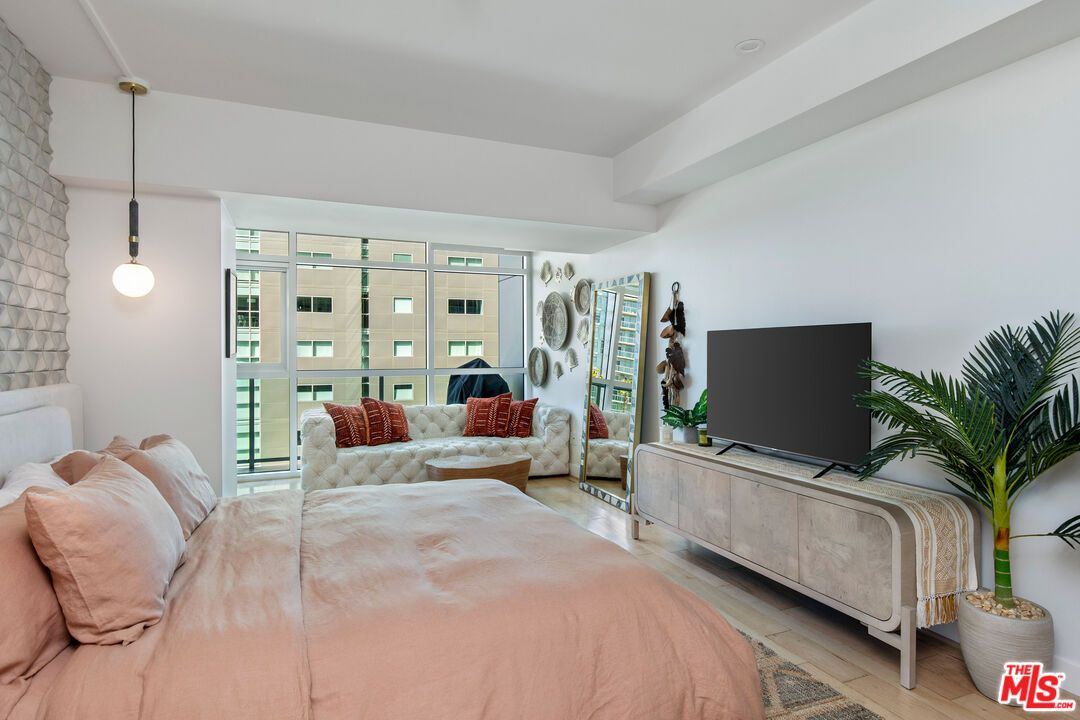 Bedroom, Interior, Pendant Lights, Wood Texture Flooring