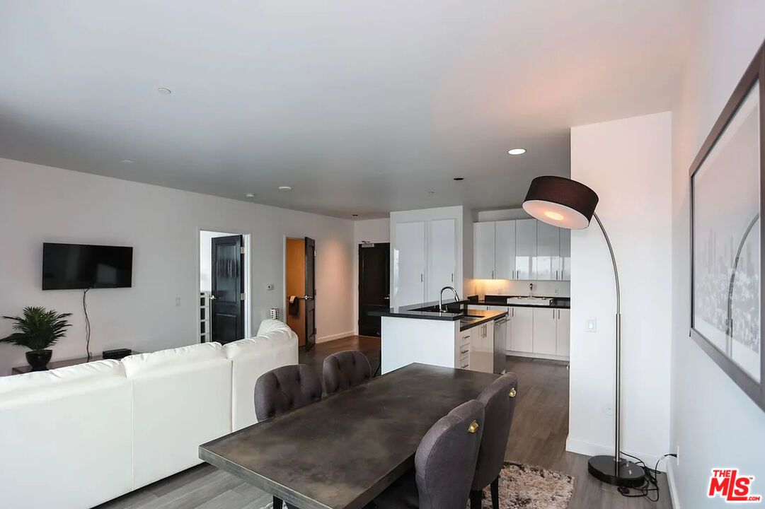 Dining room, Interior, Kitchen, Living room, Recessed Lighting, Wood Texture Flooring