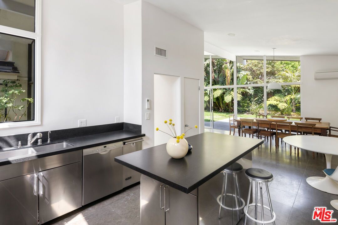 Dining room, Interior, Kitchen, Pendant Lights, Stainless Steel Appliances