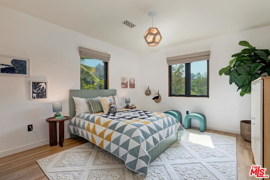 Bedroom, Interior, Pendant Lights, Wood Texture Flooring