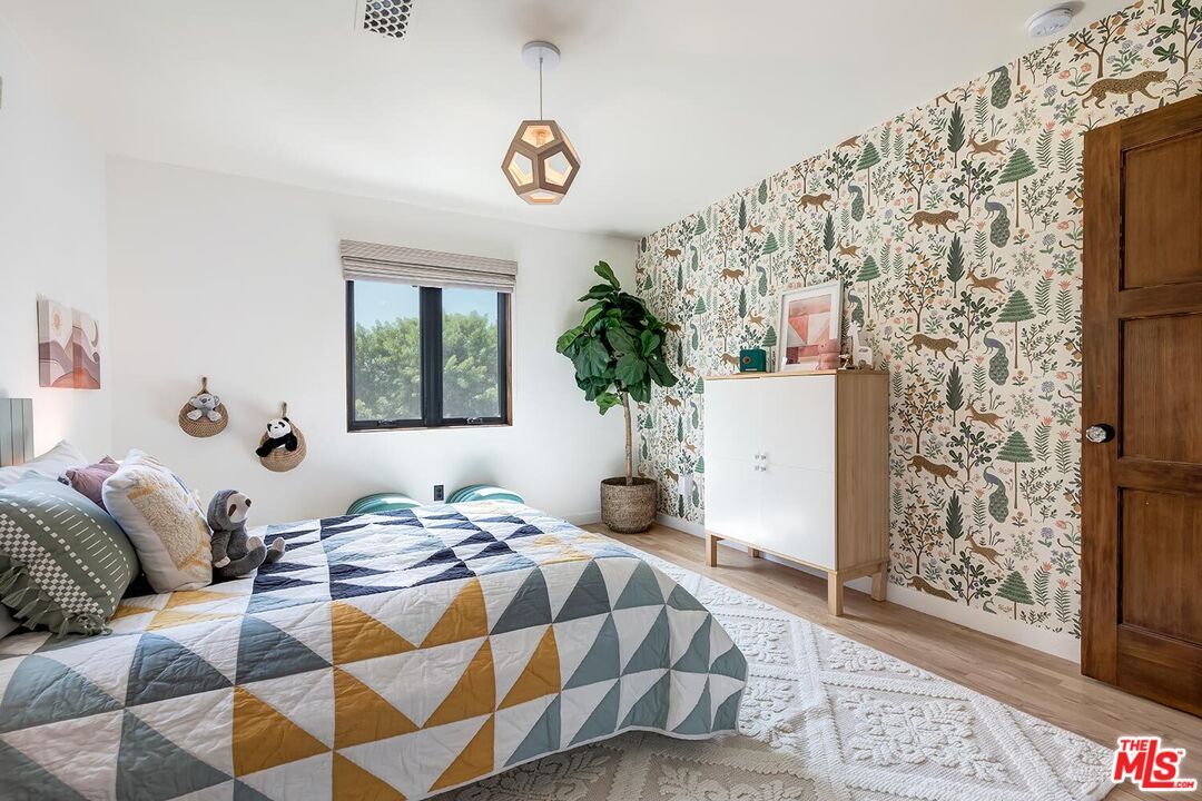 Bedroom, Interior, Pendant Lights, Wood Texture Flooring