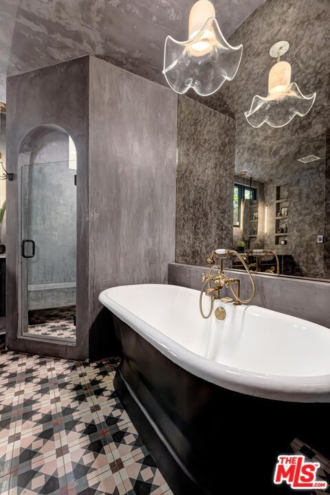 Bathroom, Free Standing Baths, Interior