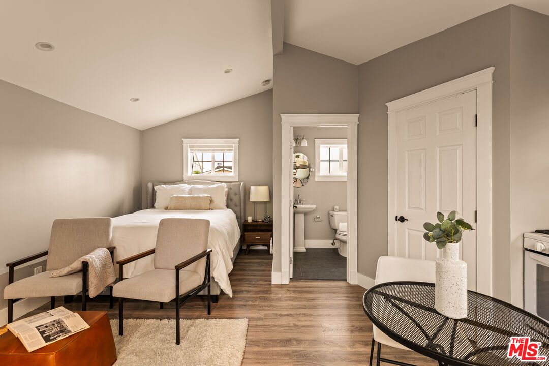 Bathroom, Bedroom, Interior, Recessed Lighting, Wood Texture Flooring