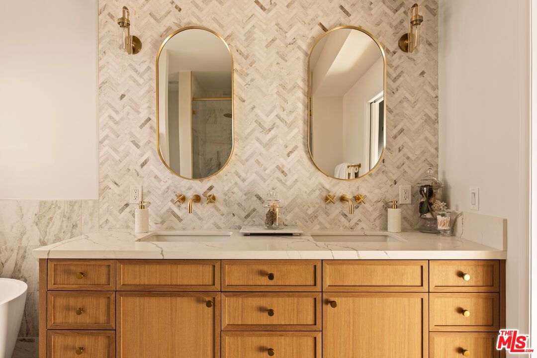 Bathroom, Dual Sink Vanities, Free Standing Baths, Interior