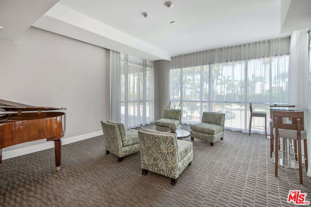 Interior, Living room, Piano