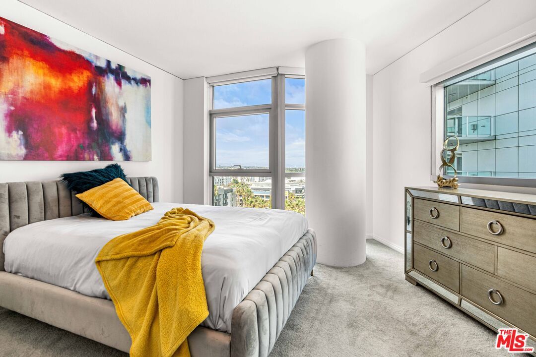 Bedroom, Interior, Water