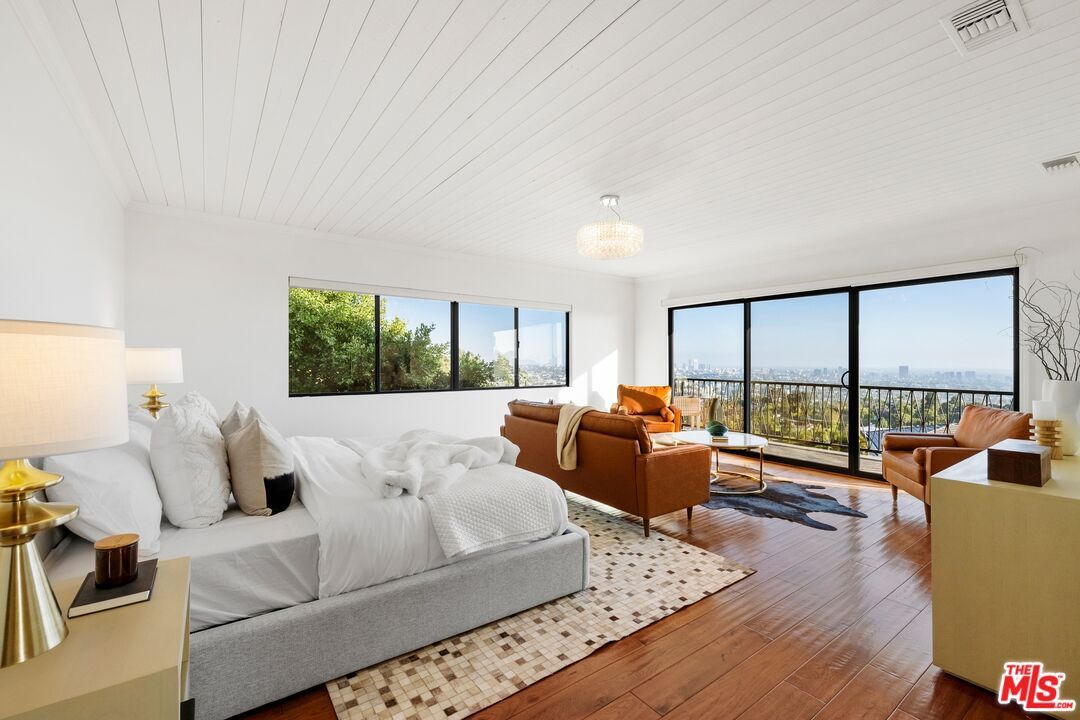 Chandelier, Interior, Living room, Water, Wood Texture Flooring