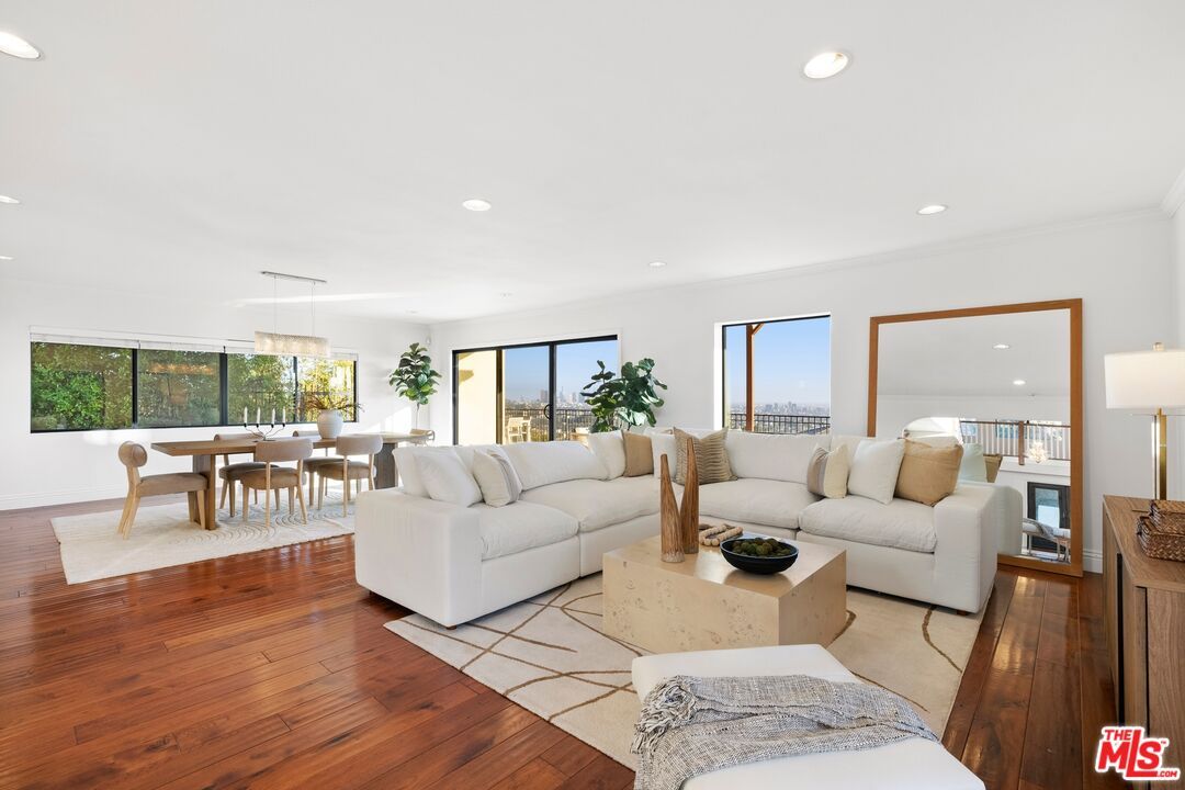 Dining room, Interior, Living room, Pendant Lights, Recessed Lighting, Wood Texture Flooring