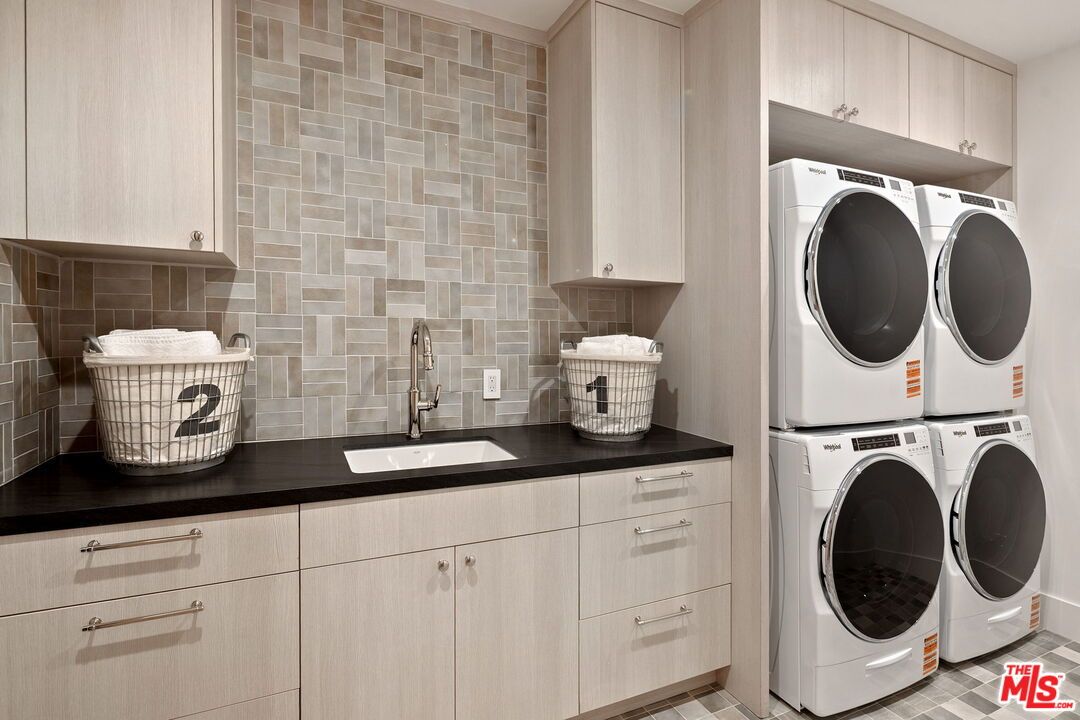 Interior, Stone Walls, Washer