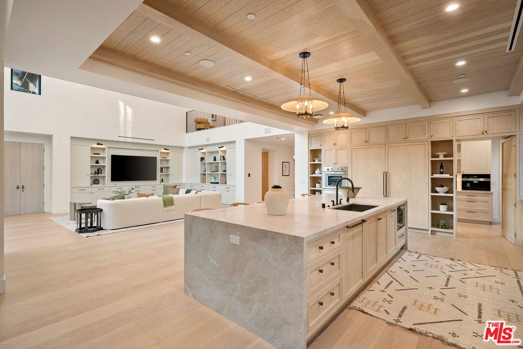 Interior, Kitchen, Living room, Pendant Lights, Recessed Lighting, Stainless Steel Appliances, Wooden Beams, Wooden Ceilings, Wood Texture Flooring