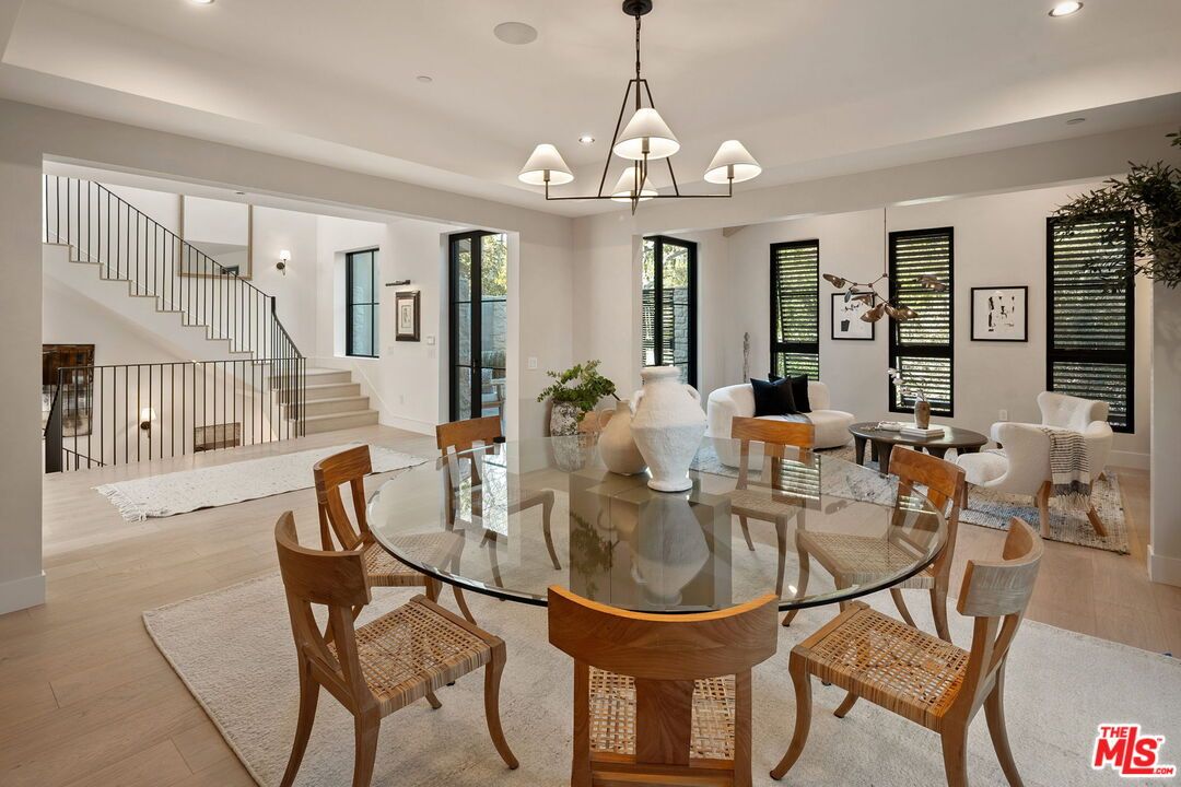 Chandelier, Dining room, Interior, Living room, Recessed Lighting, Wood Texture Flooring
