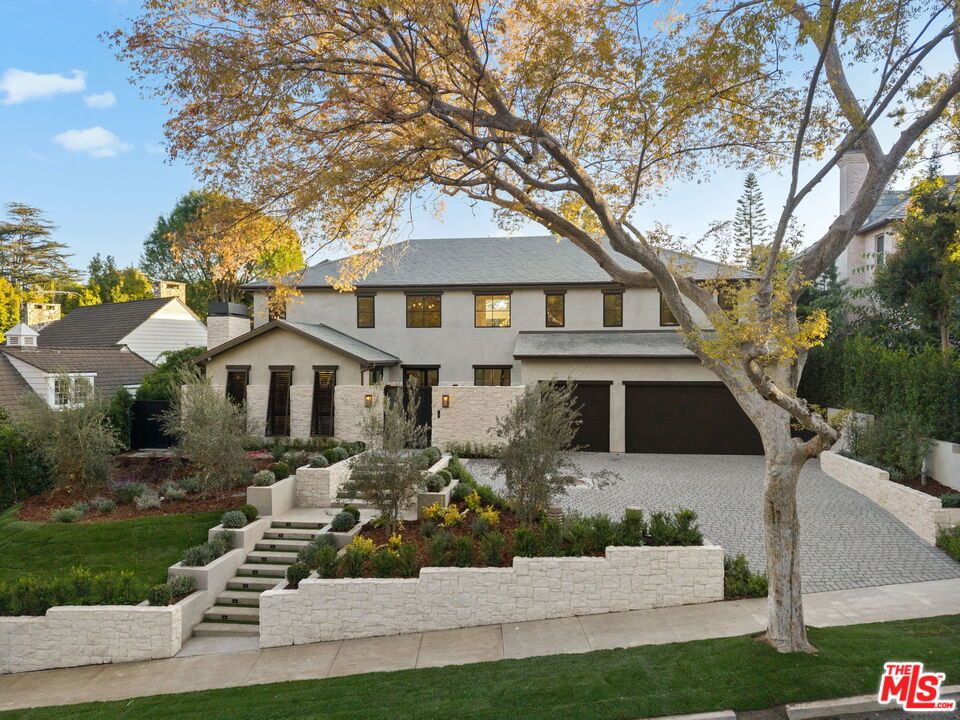 Attached, Exterior, Facade, French Provincial