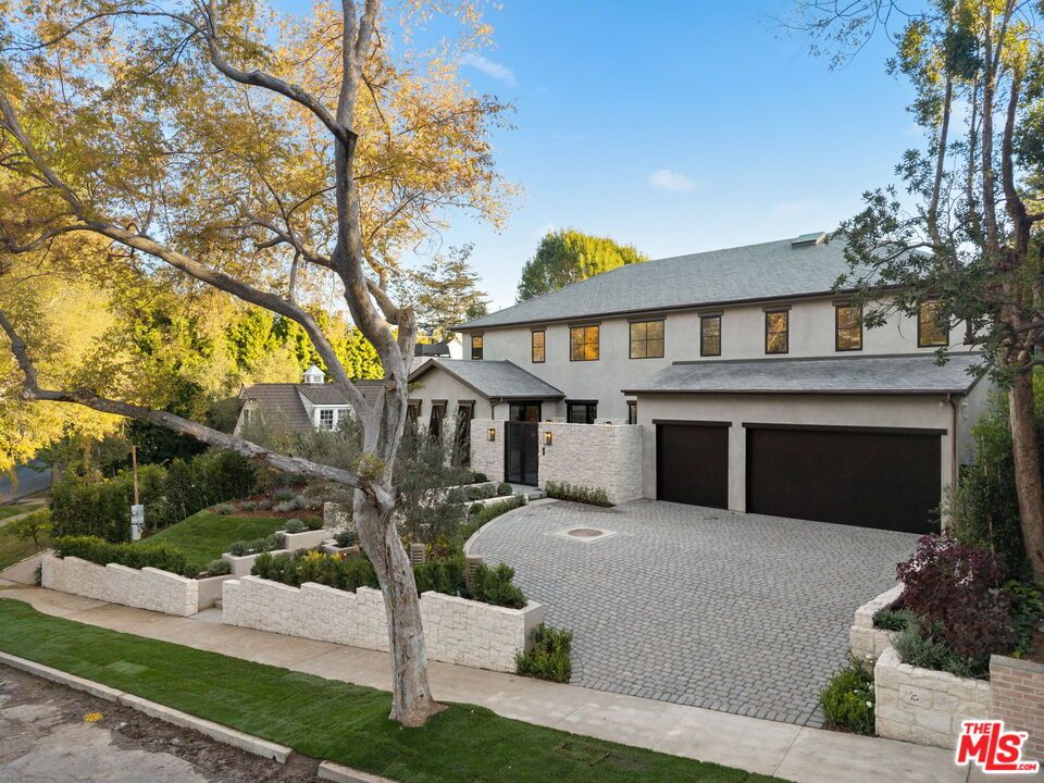 Attached, Exterior, Facade, French Provincial