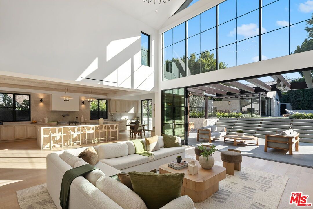 Interior, Living room, Pendant Lights, Wood Texture Flooring