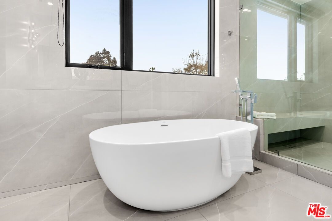 Bathroom, Free Standing Baths, Interior, Recessed Lighting