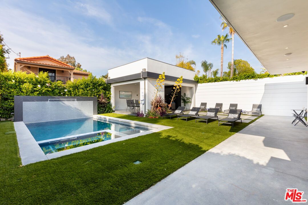 Backyard, Exterior, Pool