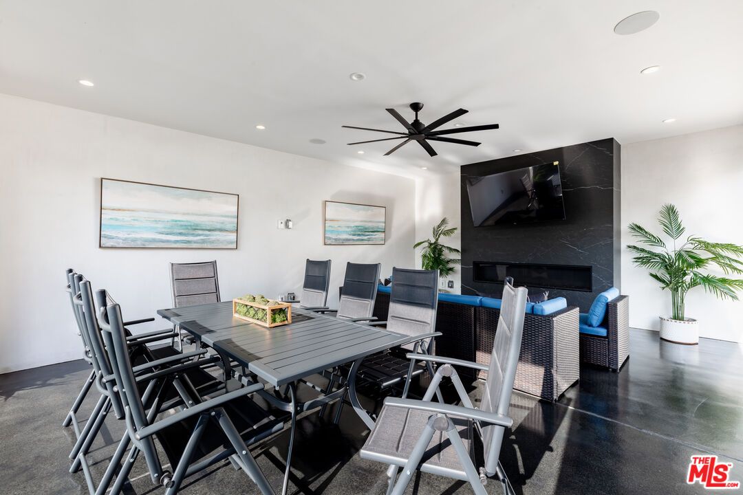 Dining room, Fireplace, Interior, Recessed Lighting