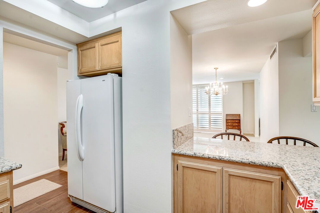 Chandelier, Interior, Recessed Lighting, Wood Texture Flooring