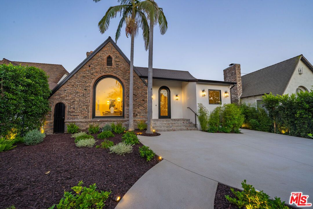 Exterior, Facade, Brick Facade, Spanish Mediterranean
