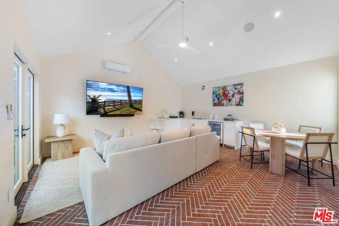 Dining room, Interior, Living room, Recessed Lighting