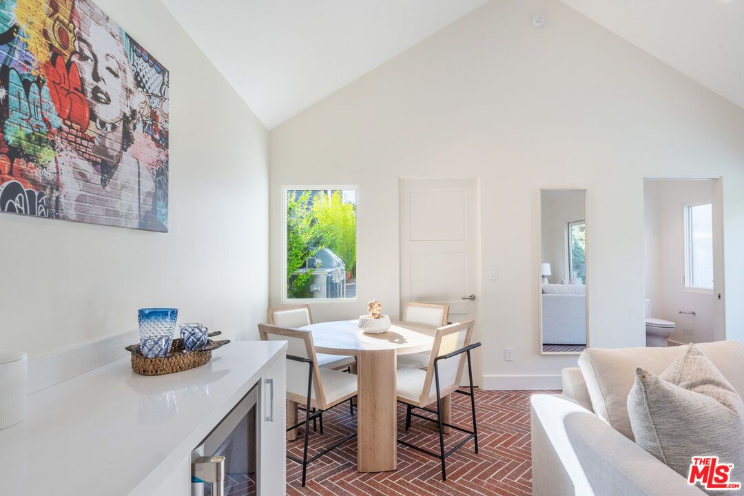 Dining room, Interior