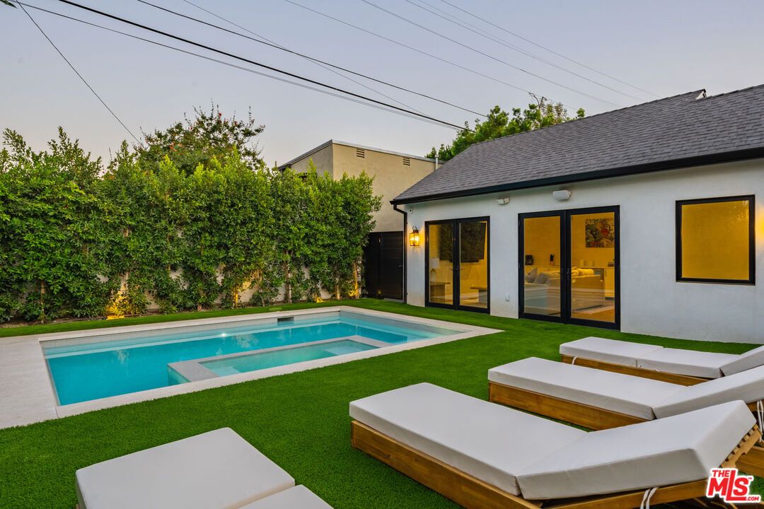 Backyard, Exterior, Pool